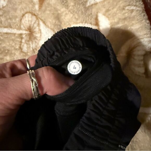 Lululemon Athletica Black Running shorts size 4 - Picture 2 of 5